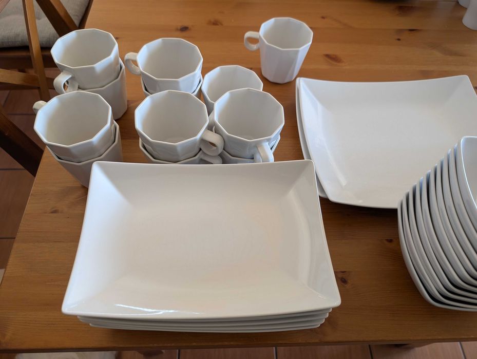 Serwis obiadowo-kawowy z Ikea