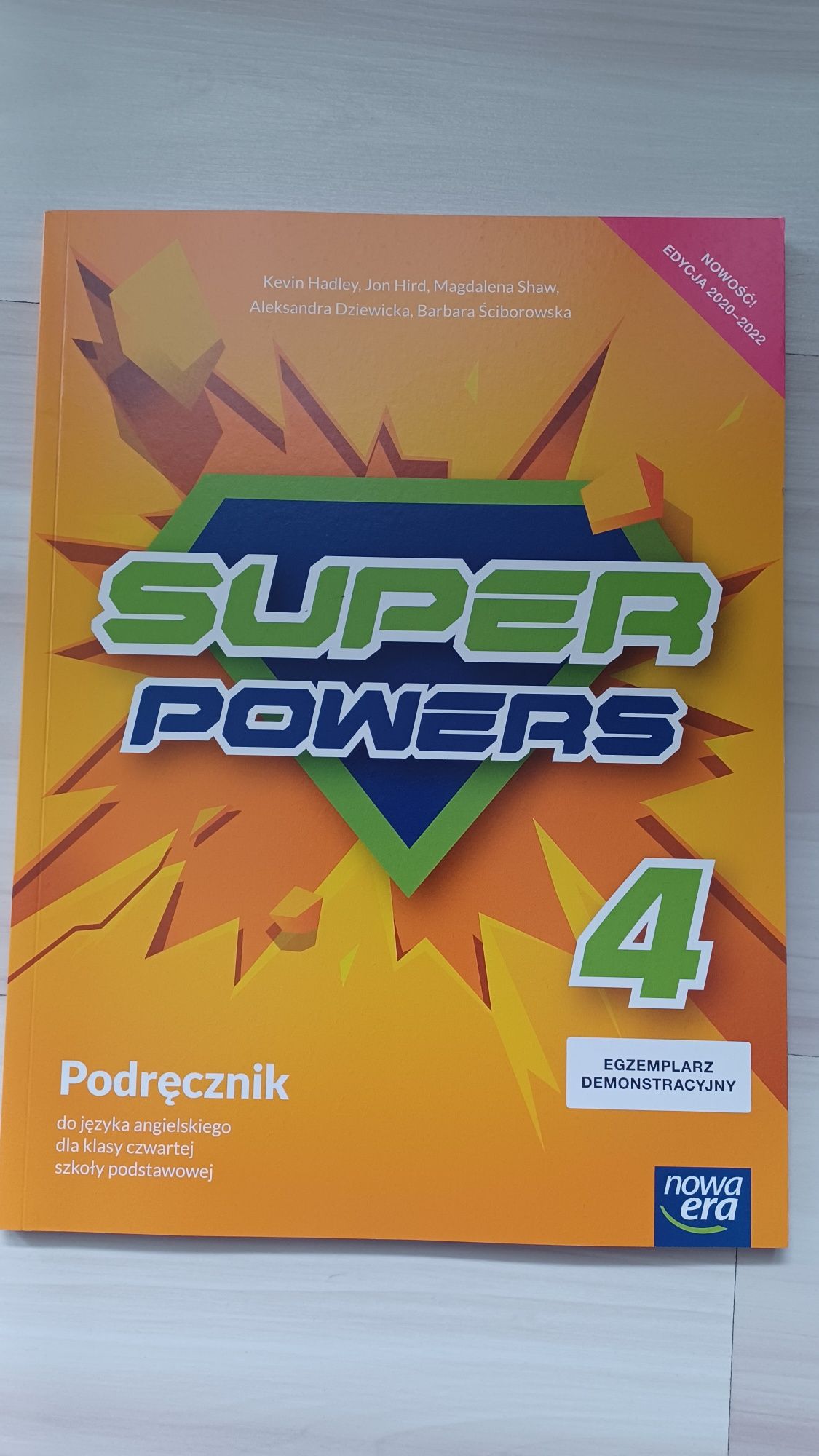 Super Powers, podręcznik do klasy 4 szkoły podstawowej.