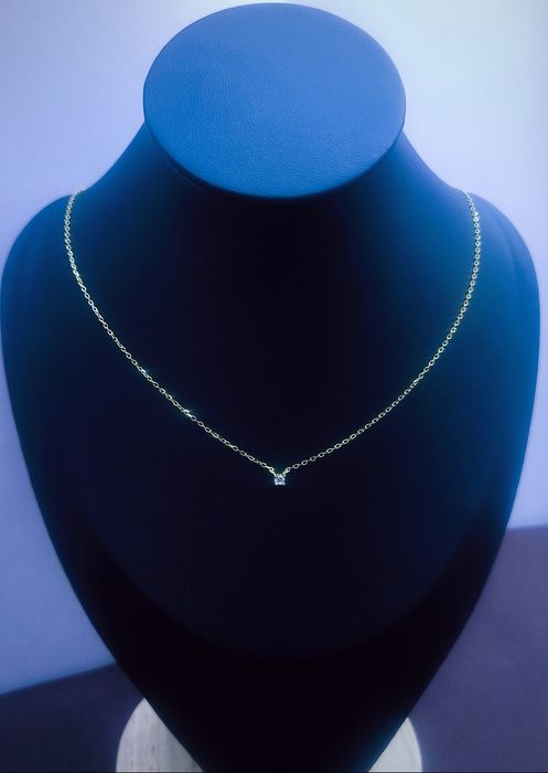 Colar em Prata com Zirconia solitária