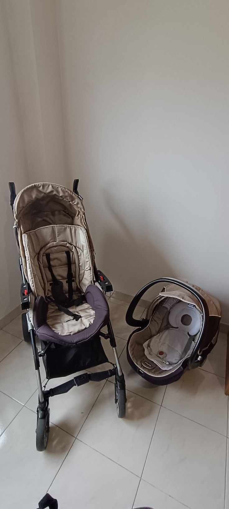 Carrinho de bebe Chicco Trio