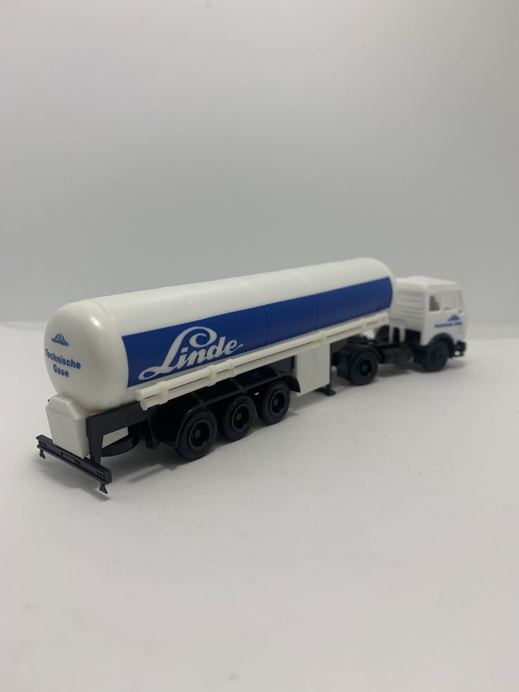 Mercedes com reboque Linde da Herpa H0 1/87