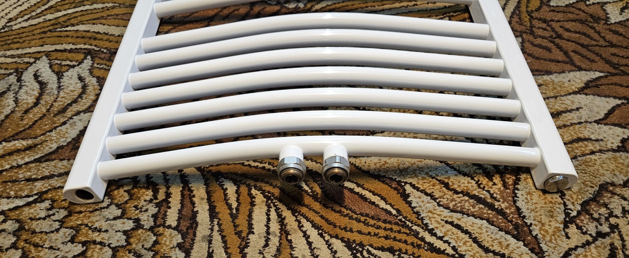Grzejnik łazienkowy biały ok 600w Instal projekt z głowicą termostaty