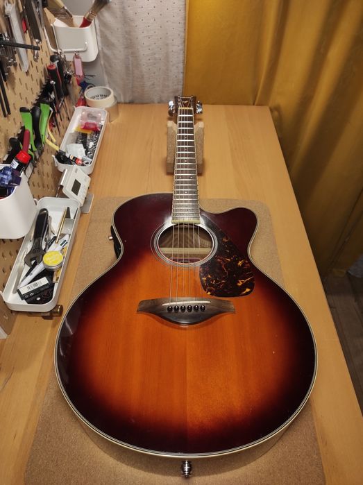 Gitara elektro akustyczna Yamaha FJX720SC z twardym case'm