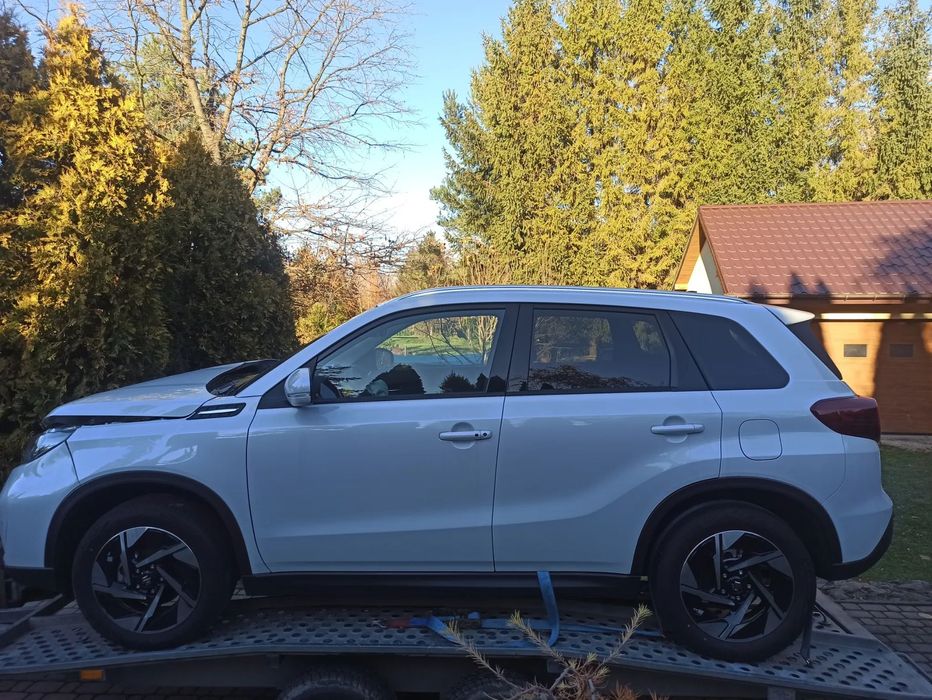 Suzuki Vitara 1,4 benzyna hybryda nowy, NAVI Kamera pali