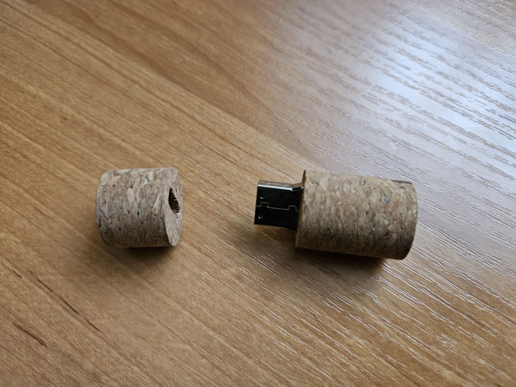 Pendrive.  korek