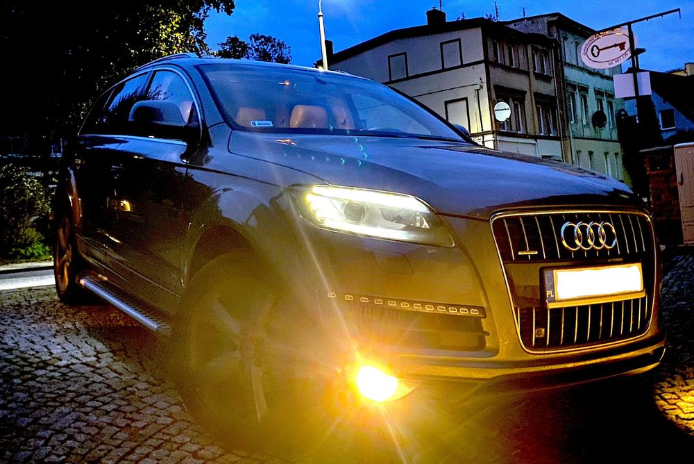 Audi Q7 AUDI Q7 2011 Model 2012. Bez pneumatyki.