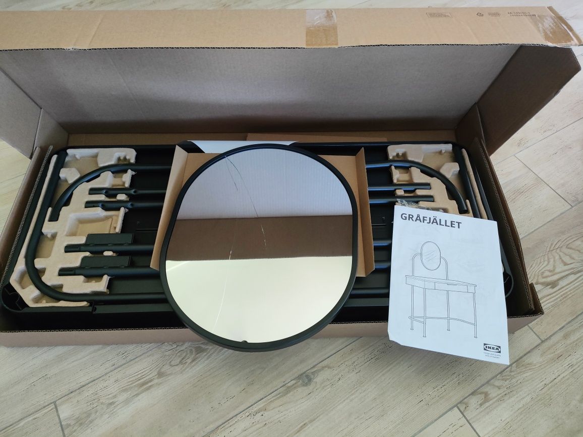 Toaletka GRAFJALLET IKEA ( pęknięte lustro)