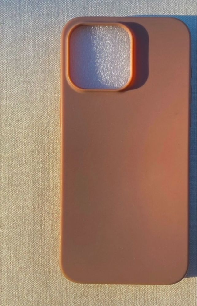 Łososiowy case na iphone 15 pro max silikon