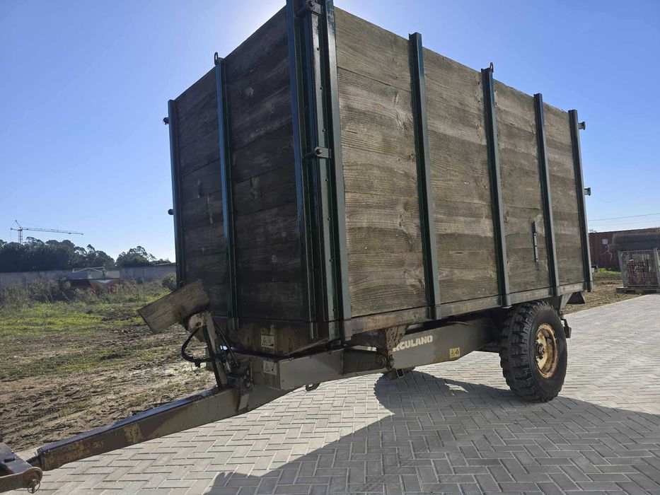 Reboque Agricola Tribasculante Herculano 5000 kg - Usado