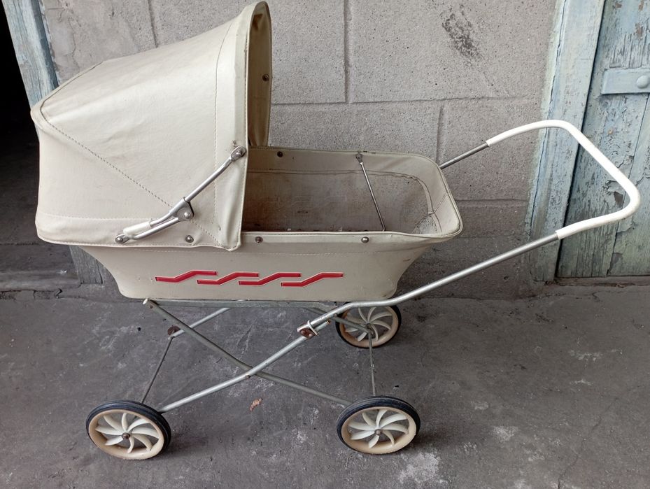 Коляска для кукол времён СССР