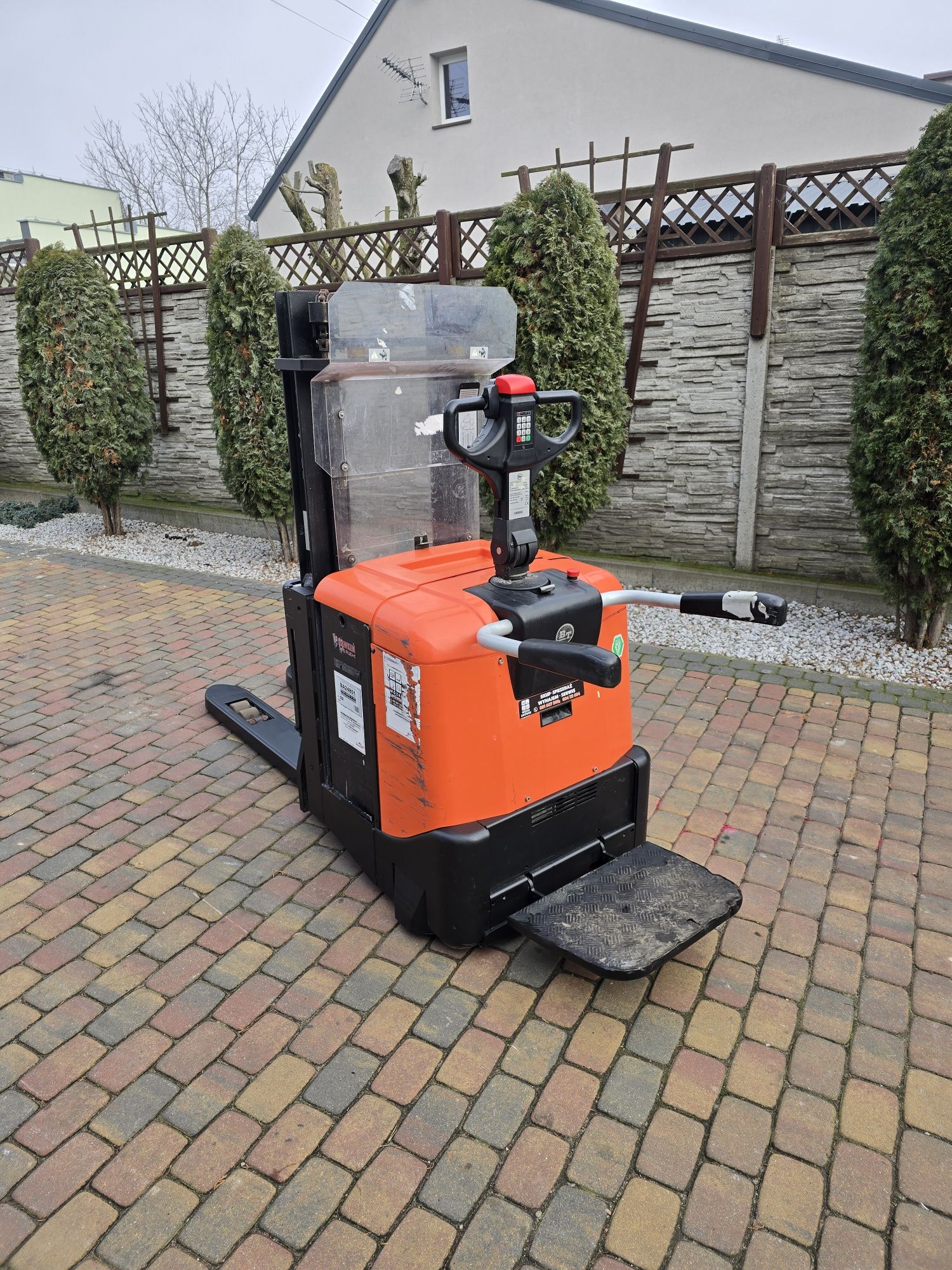 Wózek paletowy masztowy elektryczny Toyota BT SPE 125 sztaplarka 2012r