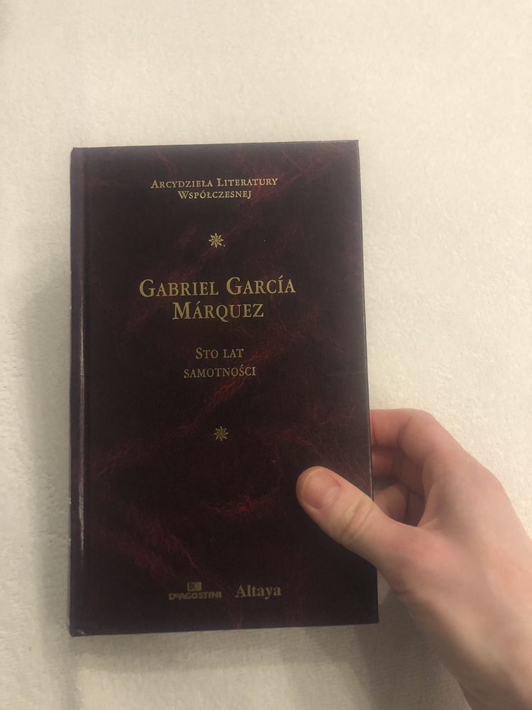 Książka „Sto lat samotności” Cien años de sole  Gabriel Garcia Marquez