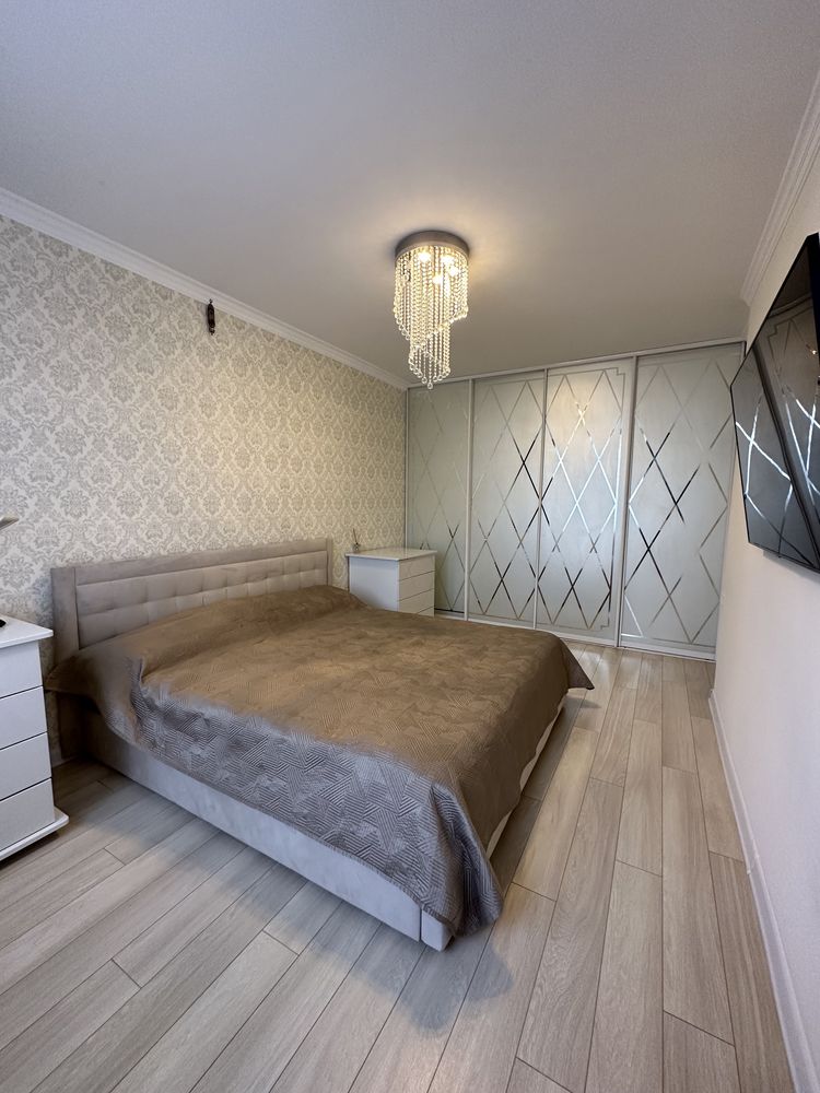 Продаж квартири Григоренка,20 Позняки Осокорки 3 окремі кімн, 3 поверх
