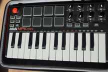 AKAI Professional MPK Mini MK2 + pokrowiec