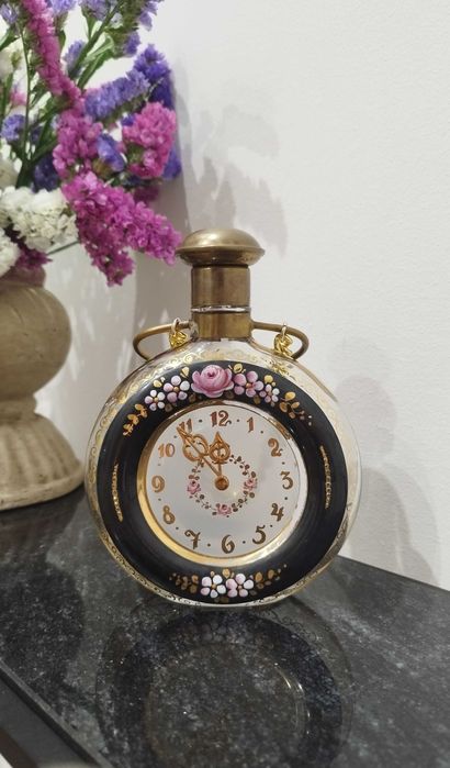 Garrafa de licor de vidro pintada à mão da "Famosa LPW Vienna Áustria"