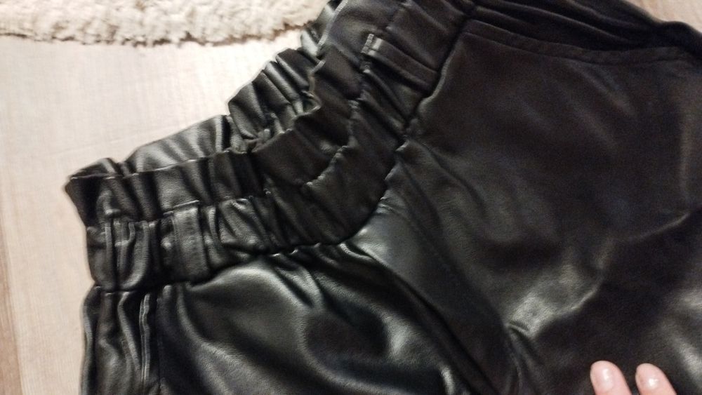Кожані штани жіночі