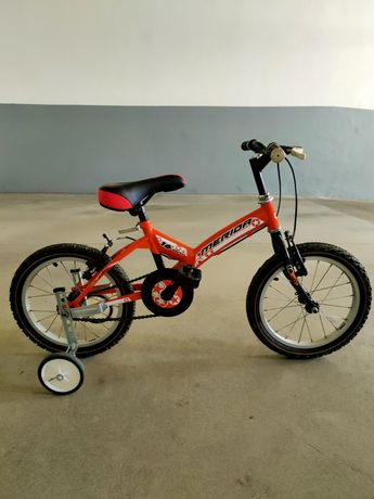 Bicicleta de criança semi-nova