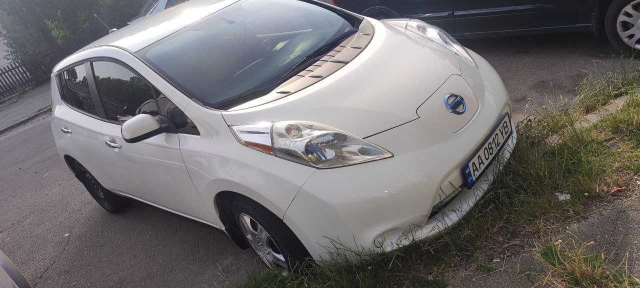 Оренда авто Прокат Аренда Київ Ліф Leaf 30квт