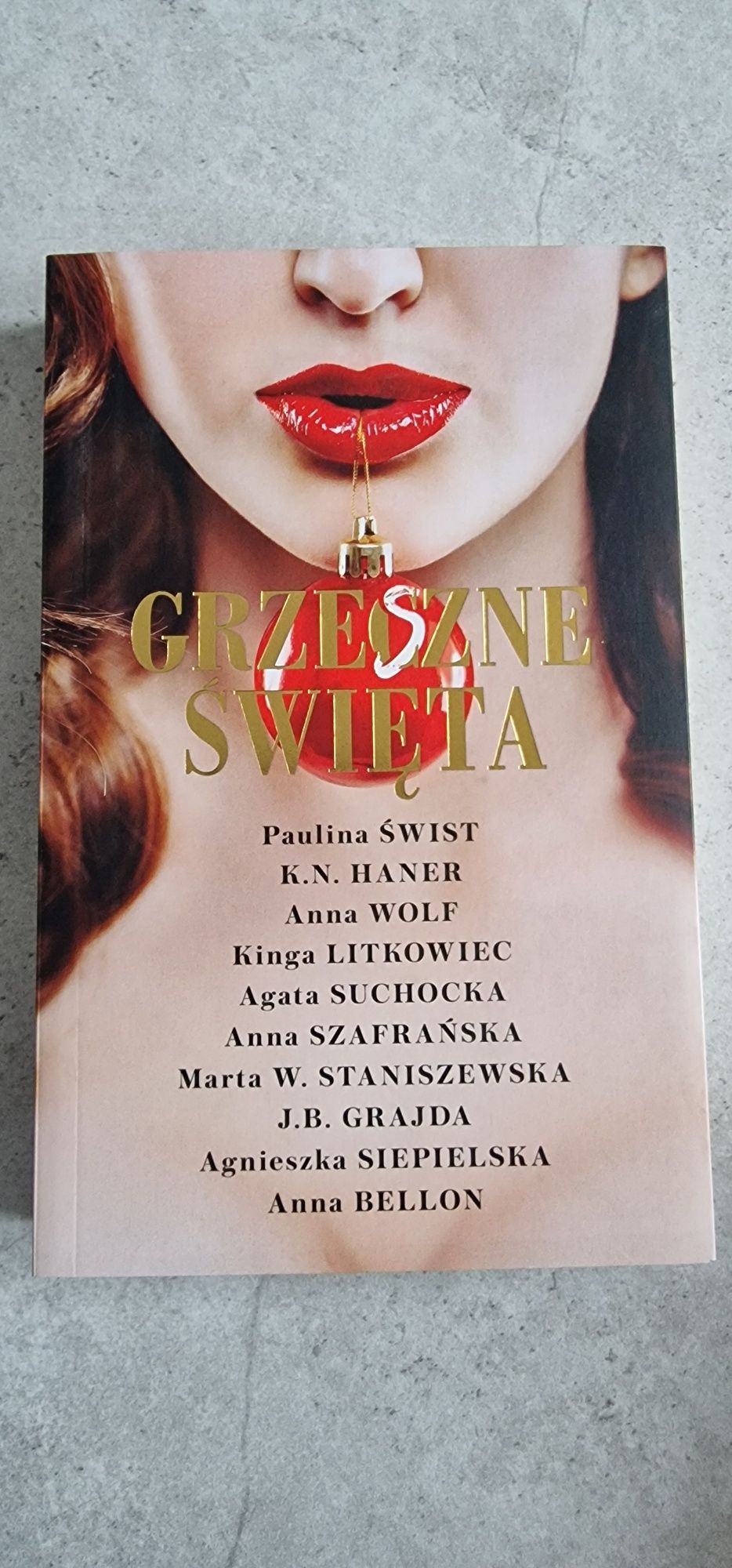 Książka Grzeszne Święta Anna Wolf, Paulina Świst i inni