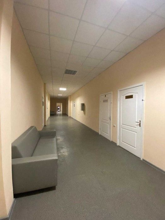 Оренда офіс, зал 15-185 м.кв. біля метро