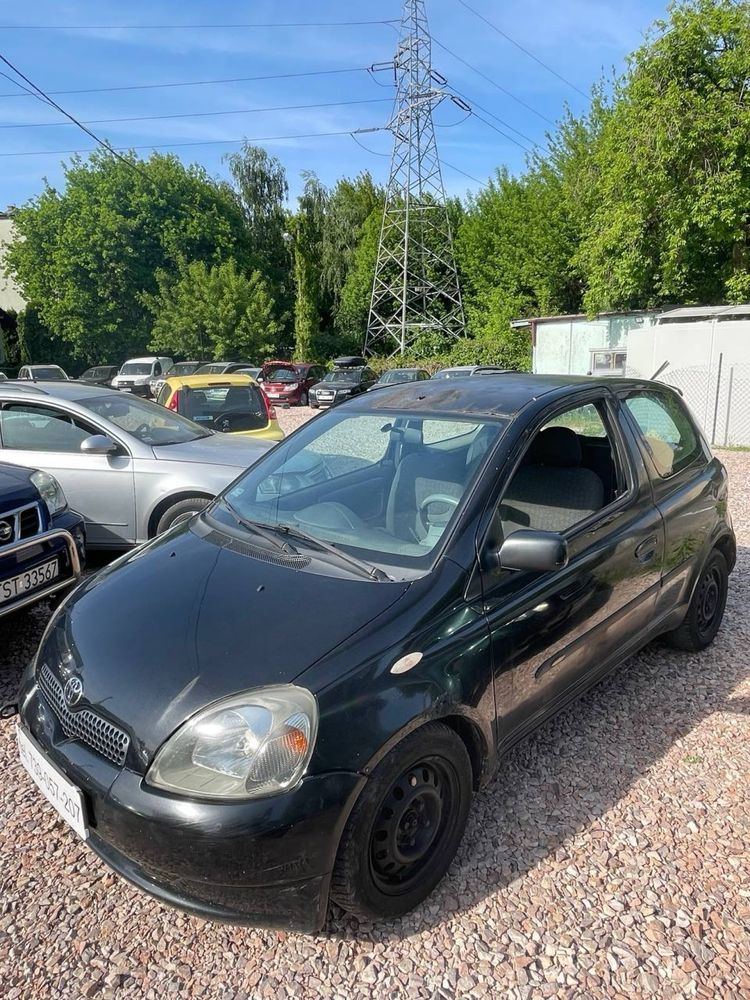 Na Sprzedaz Toyota Yaris 1.0b Male autko/Wygodny/Osczedny/Zamiana