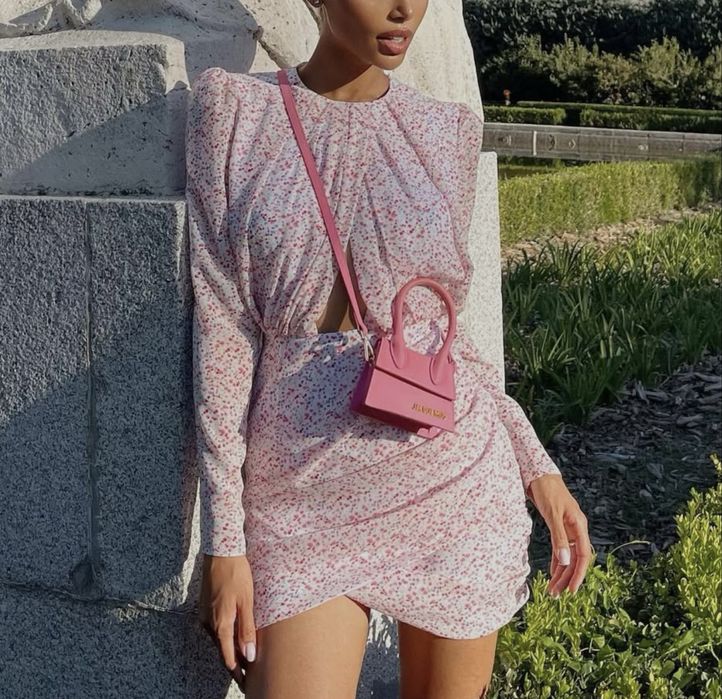 Сукня світло-рожева в квітковий принт