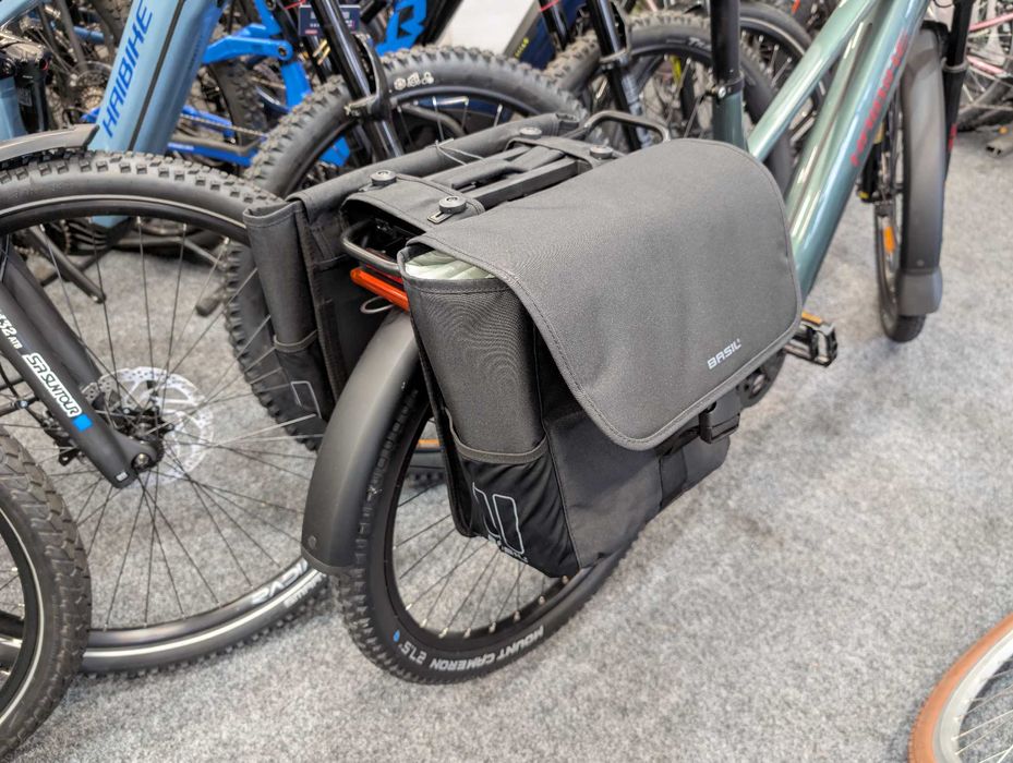 Podwójna sakwa rowerowa Basil GO 32L MIK