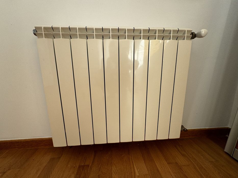 Radiadores para aquecimento central em otimo estado.
