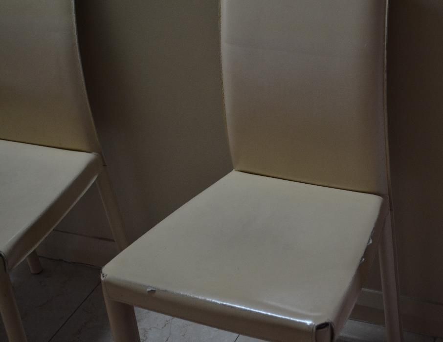SPRZEDAM włoskie krzesła ze skóry