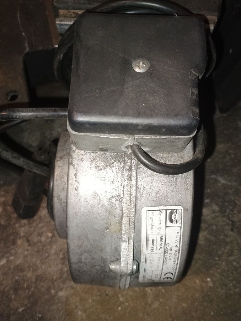 Kompletny podajnik retortowy do pieca ślimak motoreduktor dmuchawa