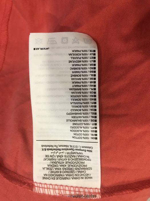 Продам жіночу футболку nike