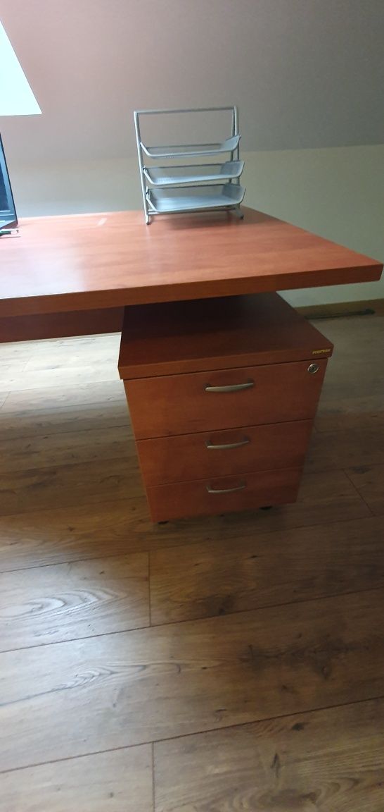Komplet, biurko Svenbox 160x90  z komodą na kółkach  i organizerem