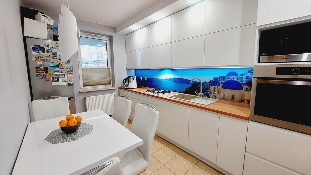 Mieszkanie - 52 mkw - 2 osobne pokoje - duży balkon!