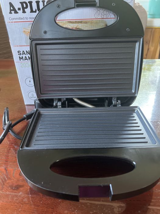 Сендвічниця A-Plus 2034