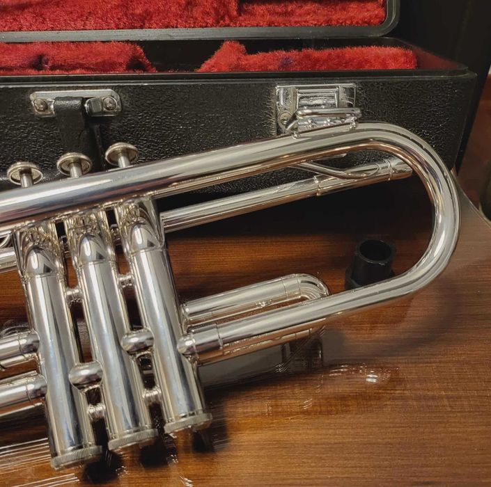 trąbka YAMAHA T100 made in Japan, jak nowa, srebrna!