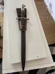 Espada com suporte cinto
