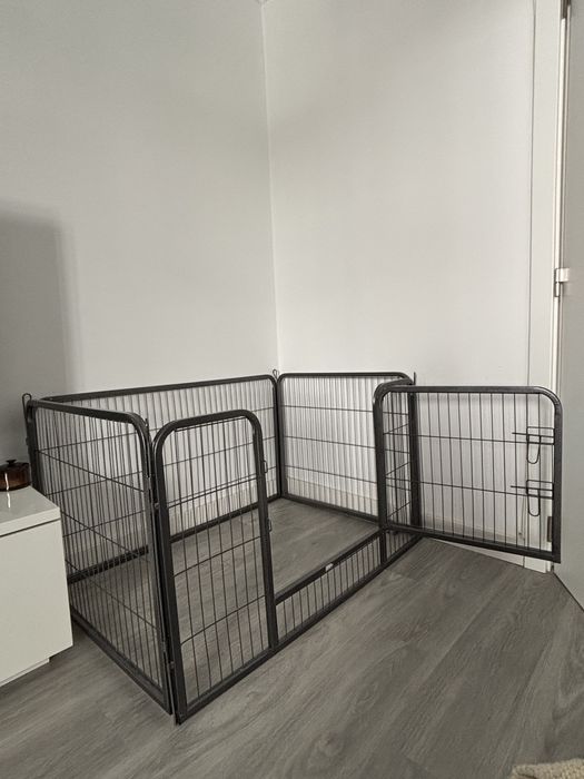 Parque para cães / Cercado para animais / Recinto para animais /