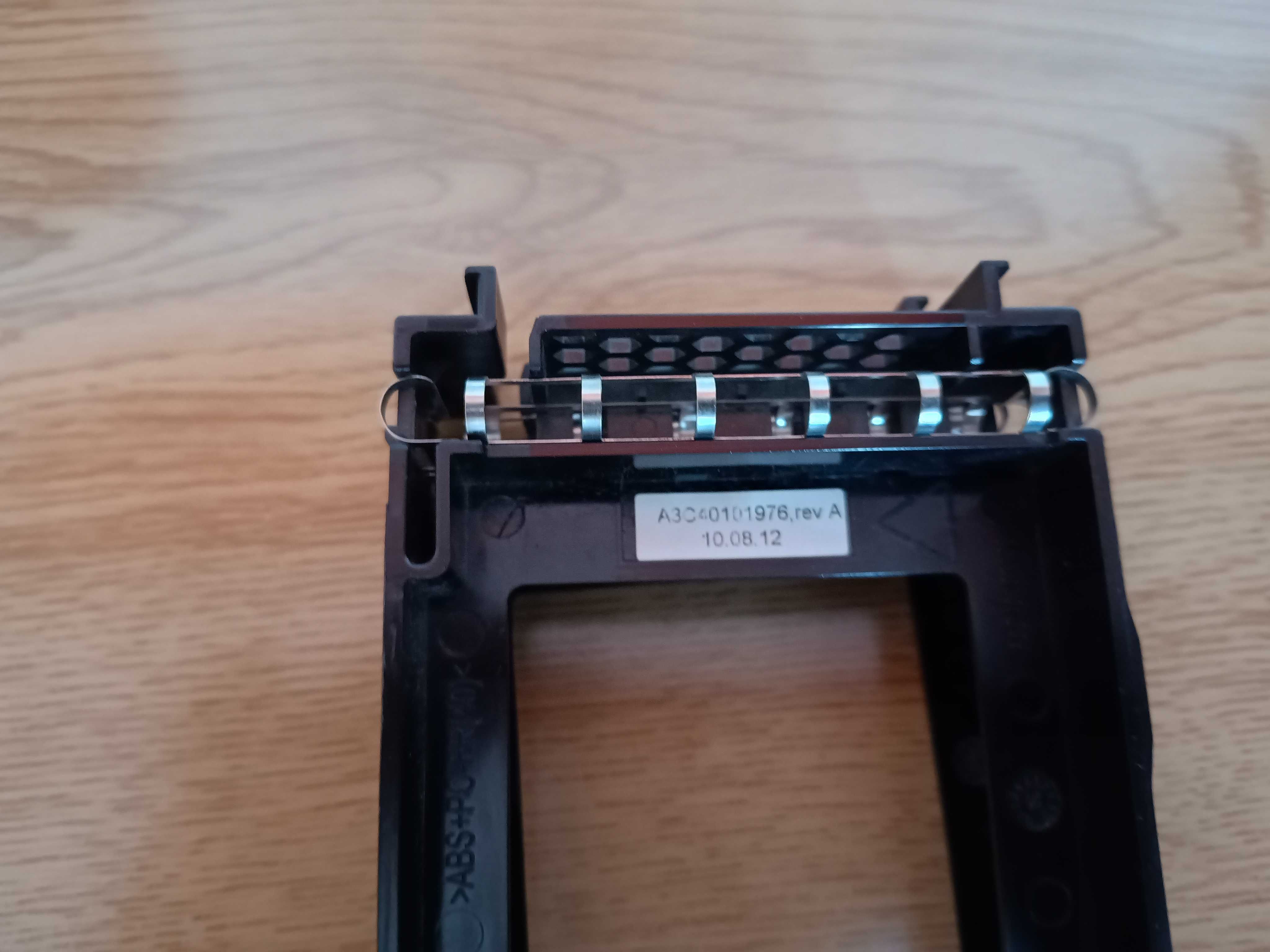 Zaślepka kieszeni 2,5 FUJITSU z Fujitsu Primergy TX120
