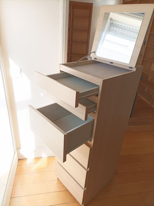 Cómoda alta IKEA Malm