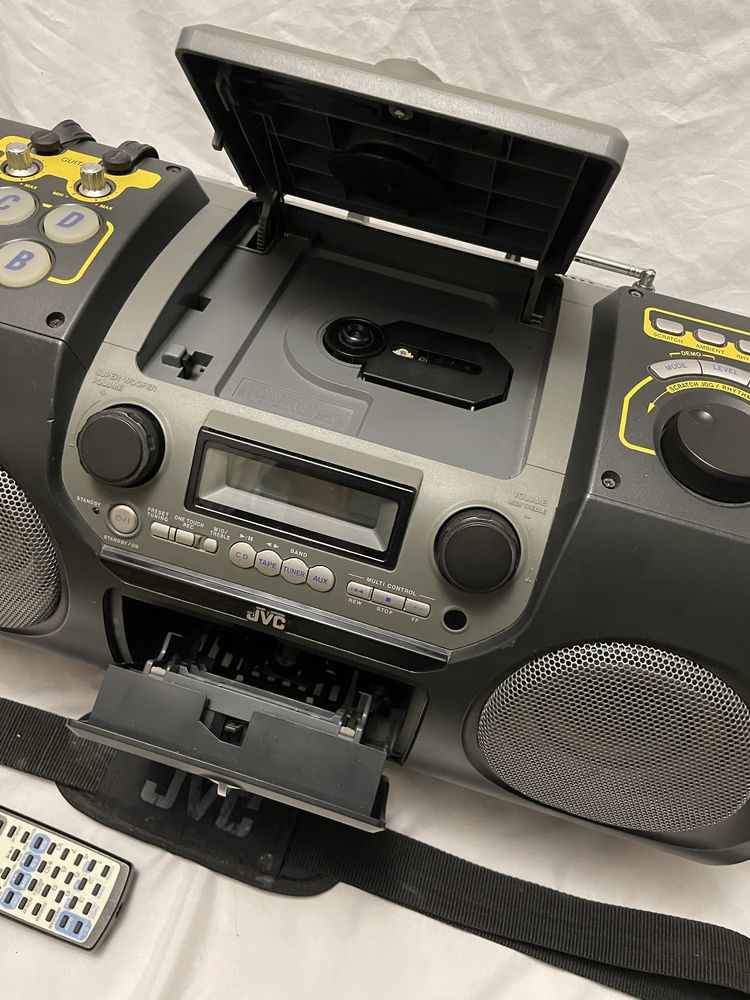 JVC RV-DP100 Кассетный/CD-Бумбокс (гитарный усилитель).