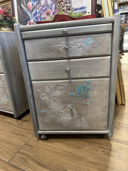 Ręcznie wykonane szafki/ komódki drzewo sosnowe stan idealny .