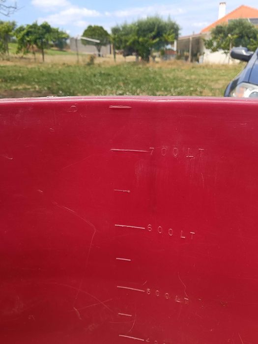 Dorna em plástico de 750 litros