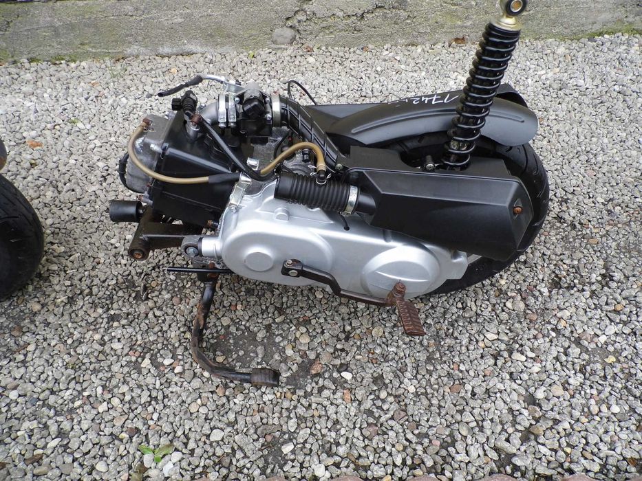 SILNIK DO CHIŃSKIEGO SKUTERA 50 4T KOLO 10 FI sprawny  1742 km wtrysk