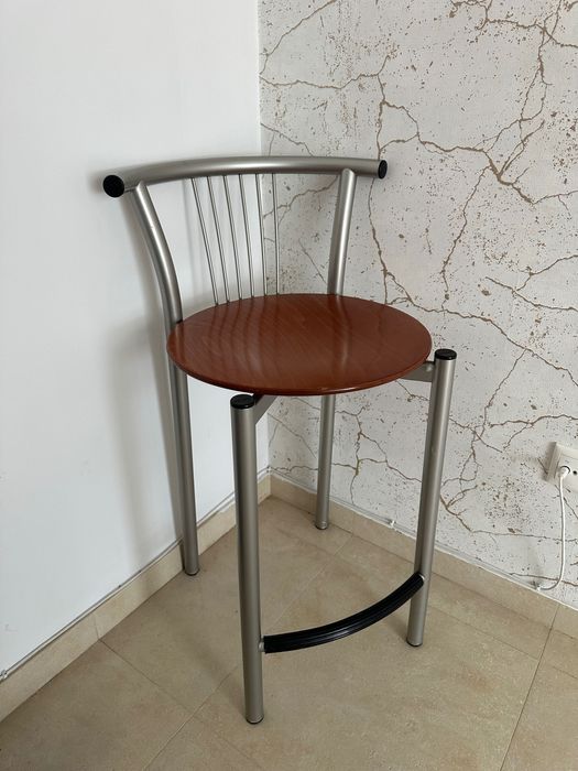 2 Cadeiras Altas ( cor cerejeira)