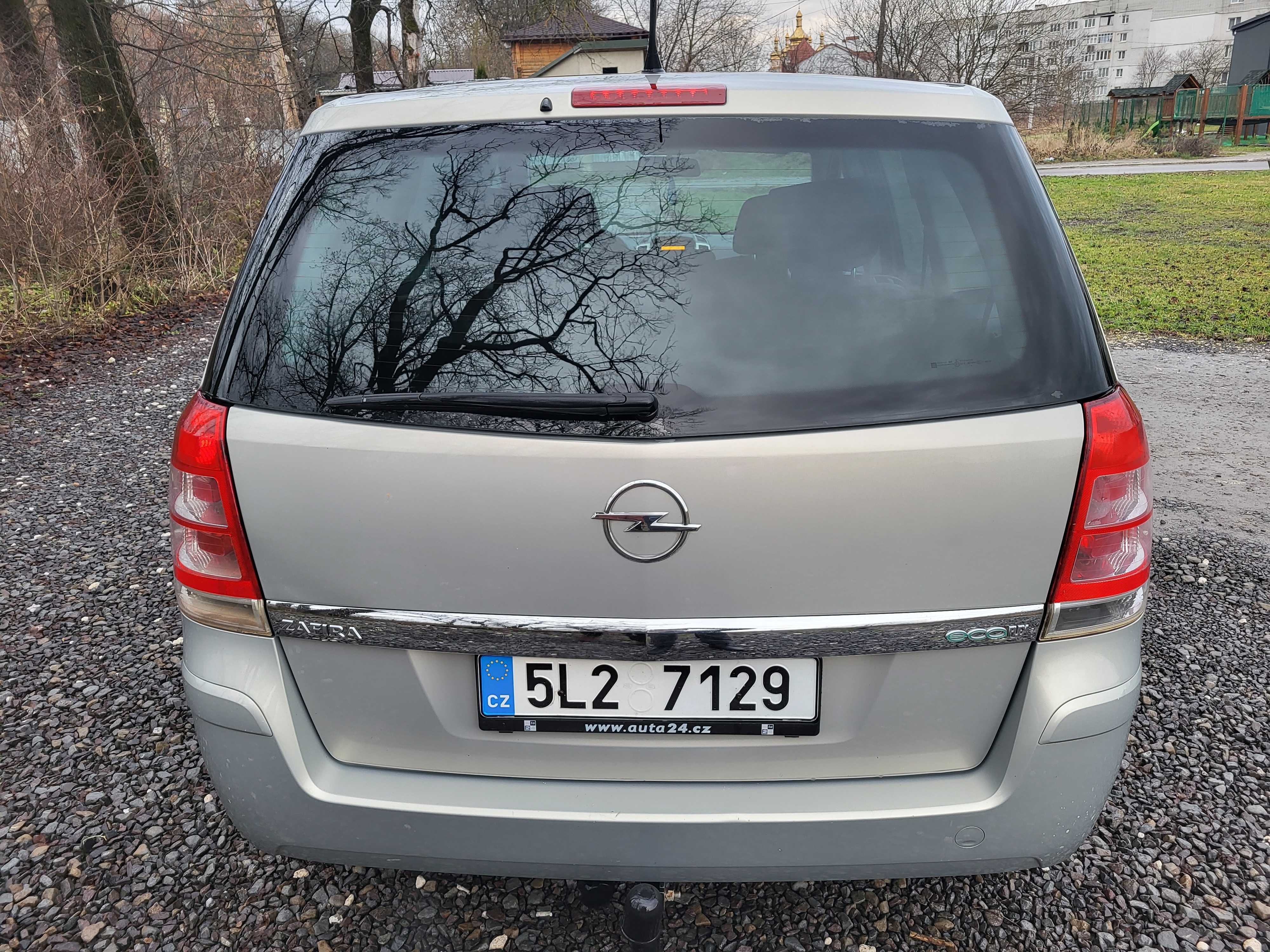 Фари бі-ксенон Опель Opel Zafira B рестайлінг колір Z168
