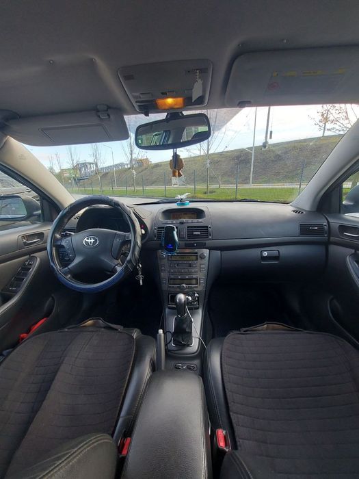 Тойота Авенсіс 2.0d