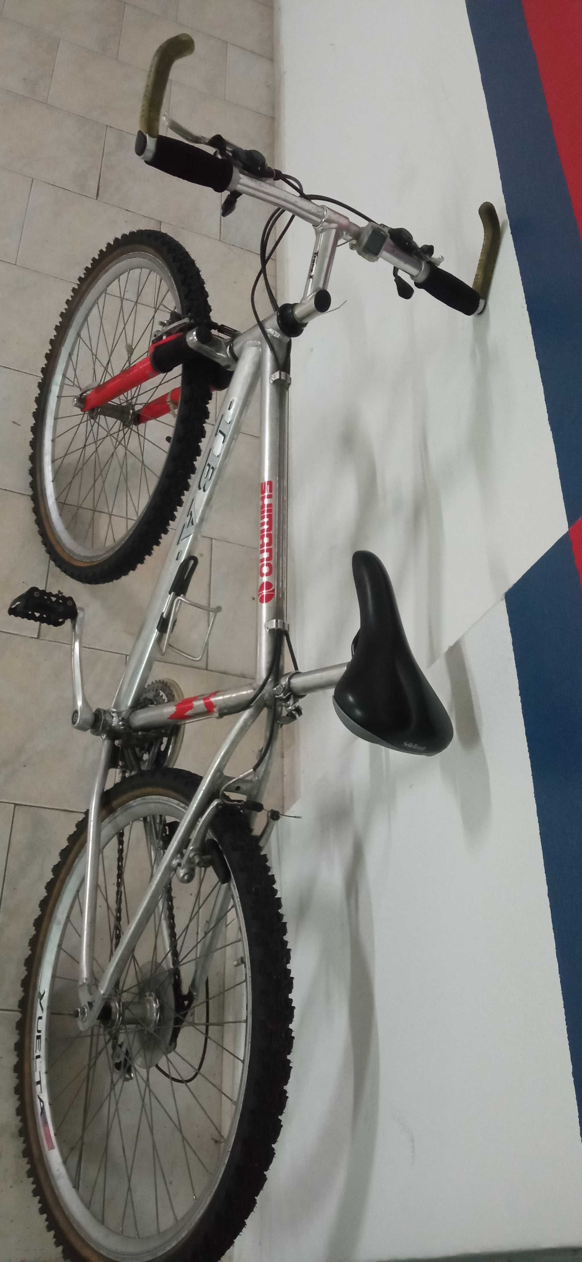 Bicicleta IBA/ Shimano impecável