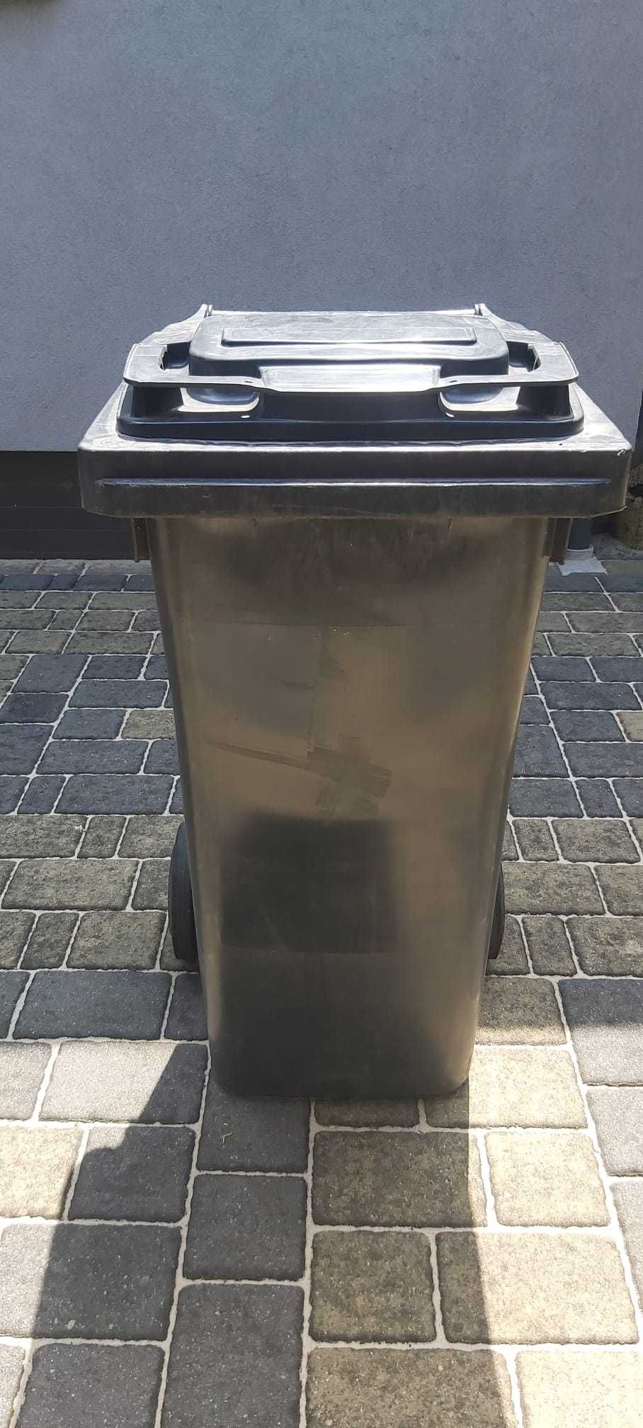 Pojemnik 120l odpady zmieszane.