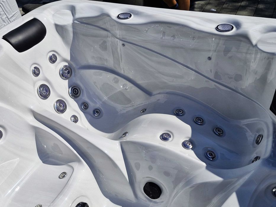 Jacuzzi ogrodowe całoroczne SPA wanna z hydromasażem Balia Balboa