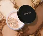 Jedwabisty Puder Wygładzający Light  Beige